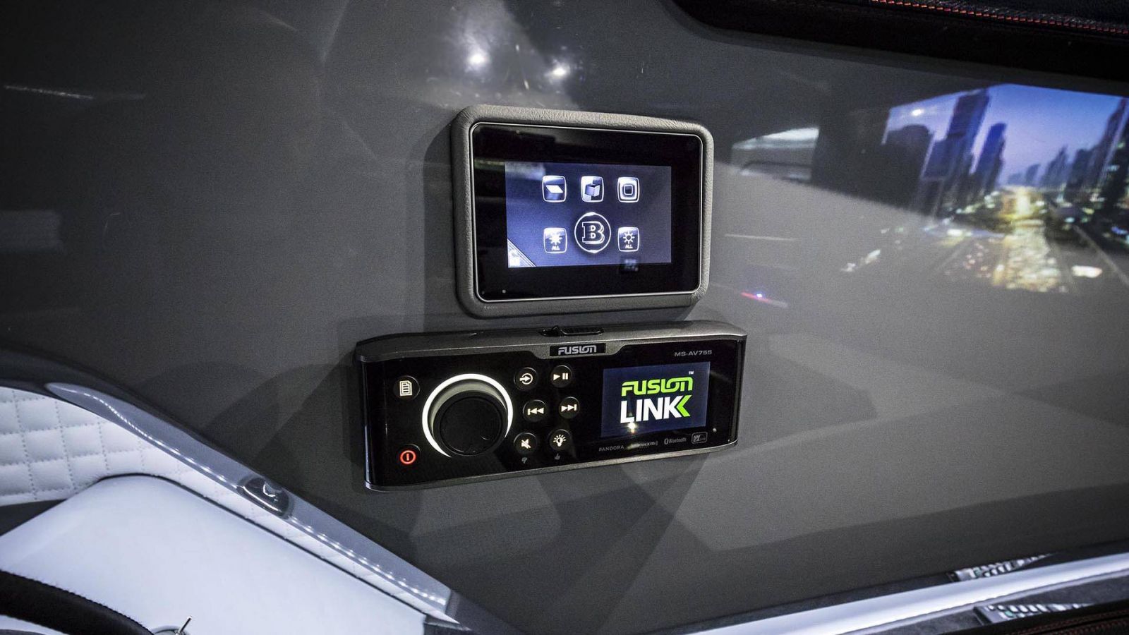 Thuyền Brabus Shadow 800